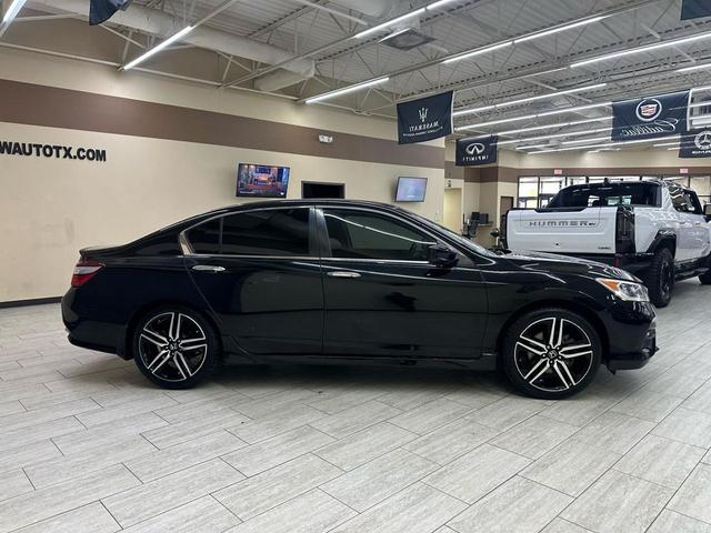 Photo of 2017 Crystal Black Pearl Honda Accord