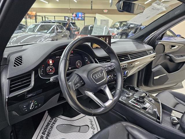Photo of 2018 Gray Audi Q7