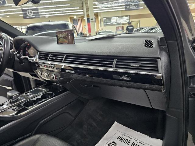 Photo of 2018 Gray Audi Q7