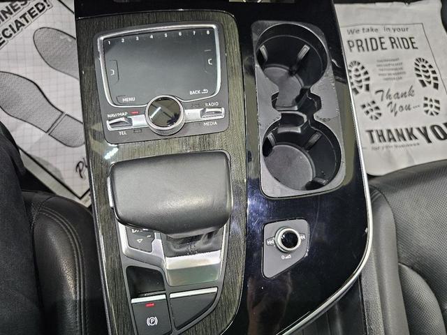 Photo of 2018 Gray Audi Q7