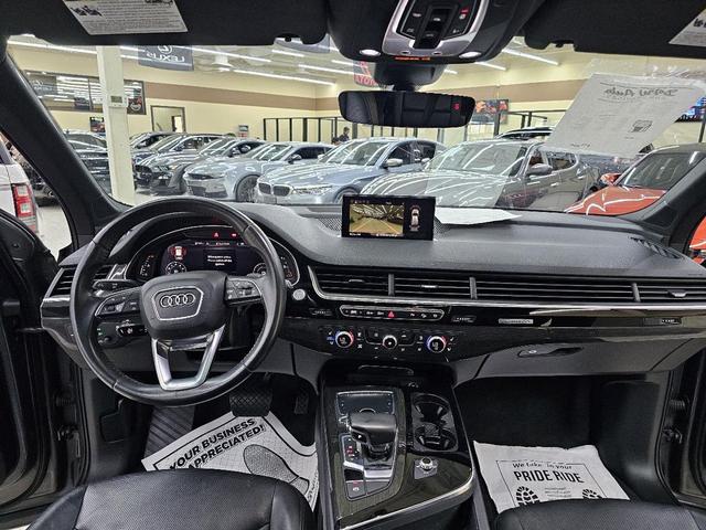 Photo of 2018 Gray Audi Q7