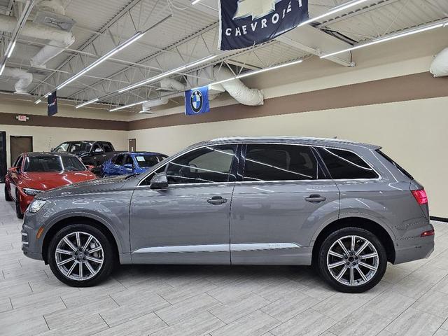 Photo of 2018 Gray Audi Q7