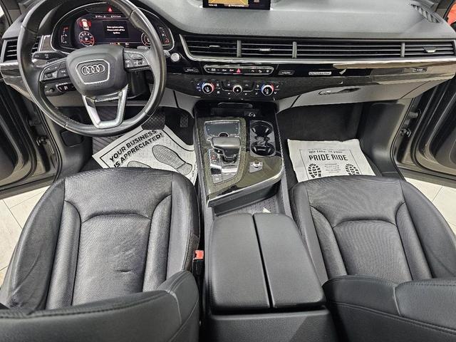 Photo of 2018 Gray Audi Q7