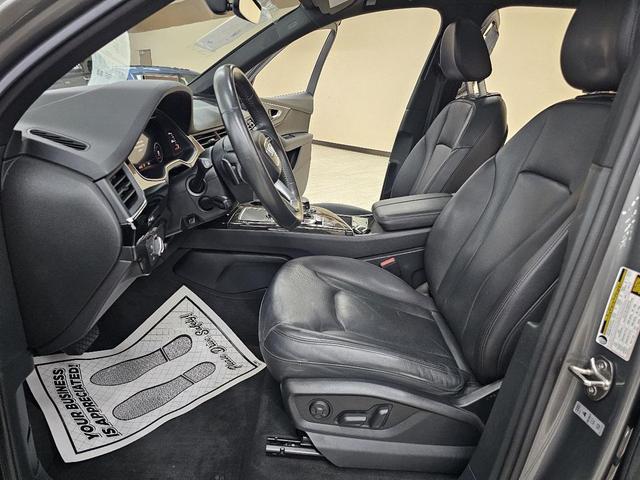 Photo of 2018 Gray Audi Q7