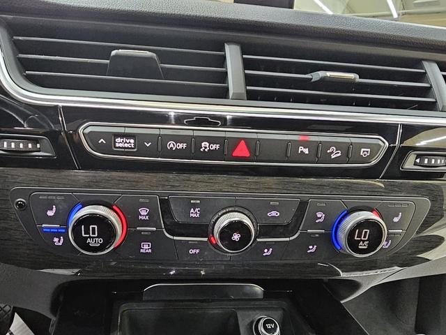 Photo of 2018 Gray Audi Q7