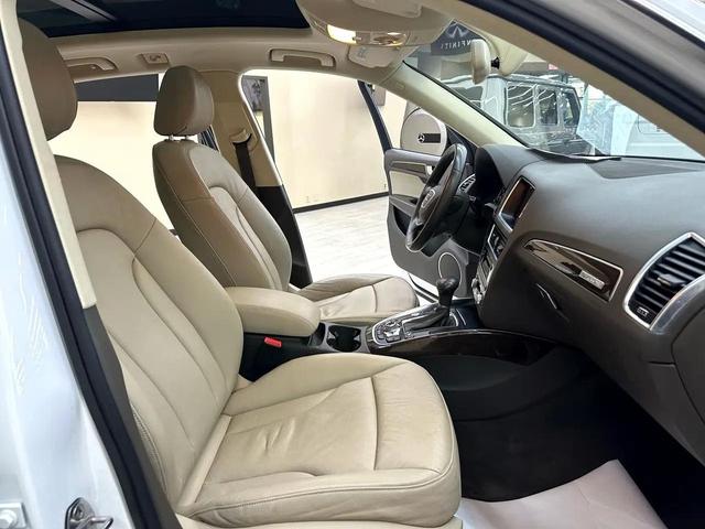 Photo of 2016 White Audi Q5