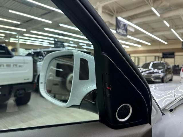 Photo of 2016 White Audi Q5
