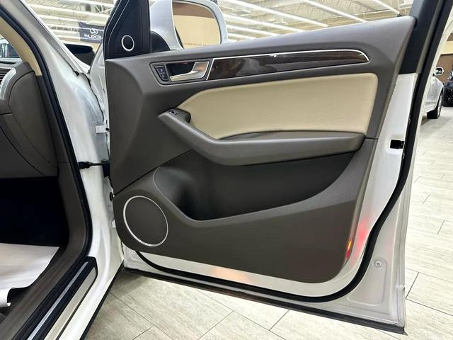 Photo of 2016 White Audi Q5