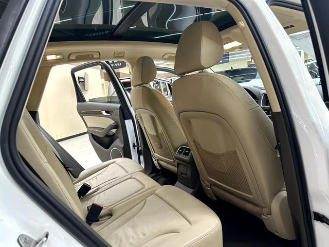 Photo of 2016 White Audi Q5