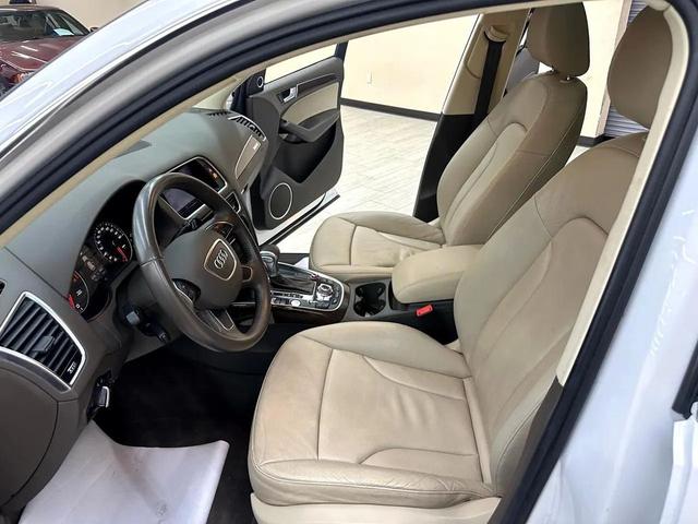 Photo of 2016 White Audi Q5