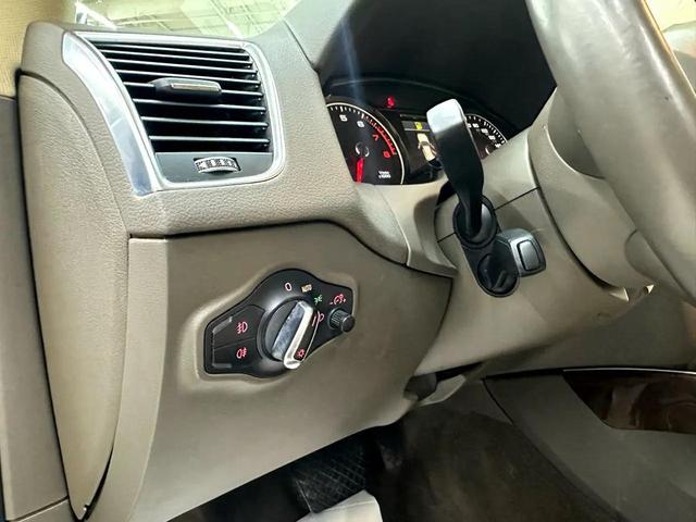 Photo of 2016 White Audi Q5