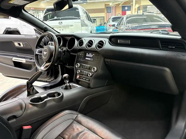 Photo of 2019 Shadow Black Ford Mustang