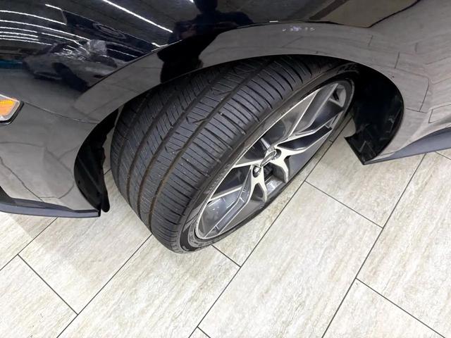 Photo of 2019 Shadow Black Ford Mustang