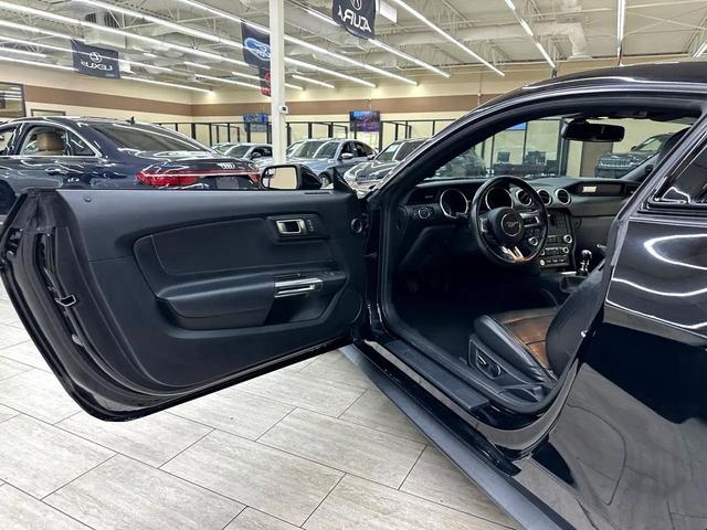 Photo of 2019 Shadow Black Ford Mustang