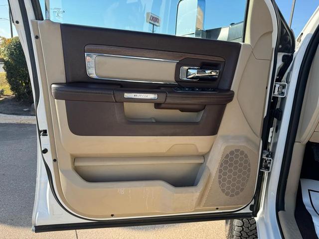 Photo of 2015 Pearl White RAM 3500