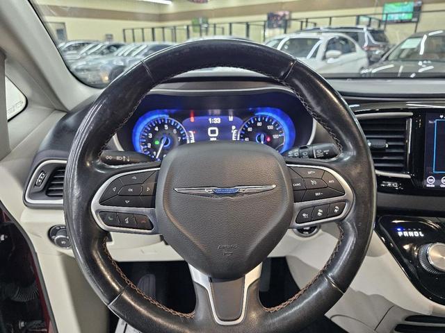 Photo of 2020 Velvet Red Pearlcoat Chrysler Pacifica