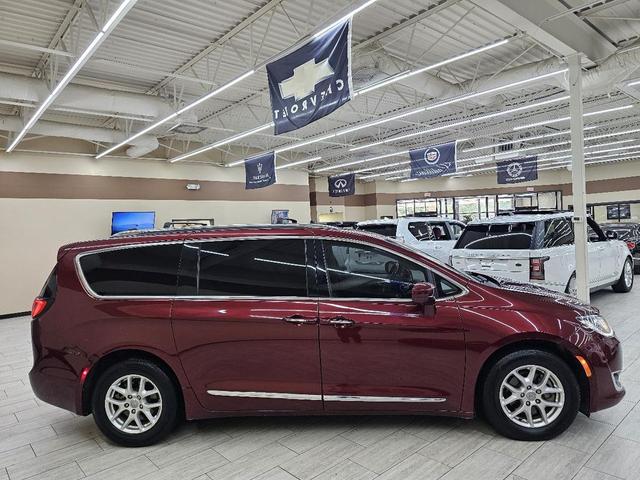 Photo of 2020 Velvet Red Pearlcoat Chrysler Pacifica