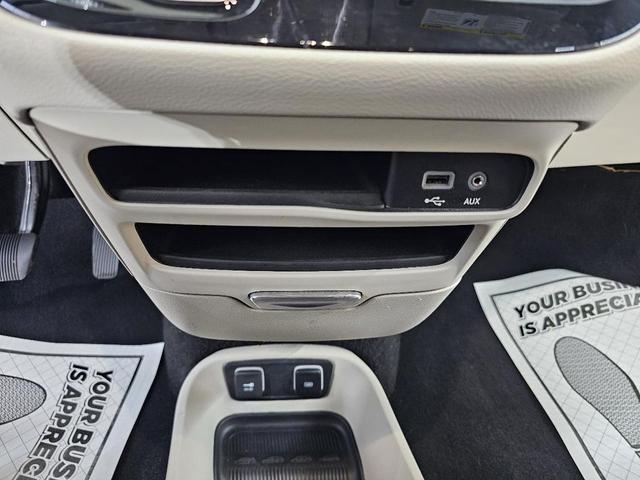 Photo of 2020 Velvet Red Pearlcoat Chrysler Pacifica