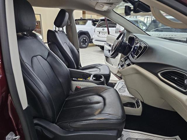 Photo of 2020 Velvet Red Pearlcoat Chrysler Pacifica