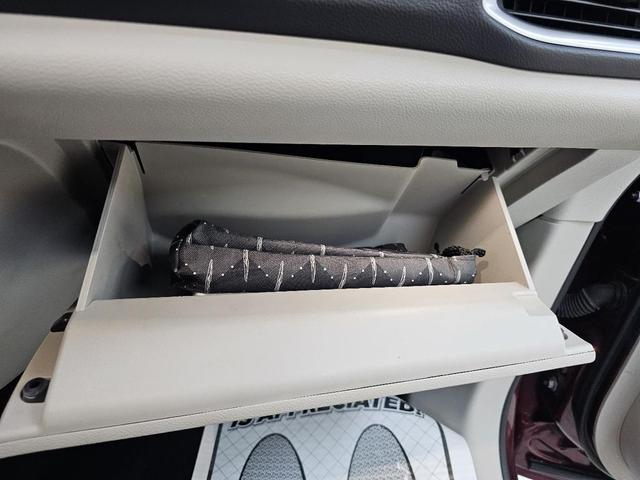 Photo of 2020 Velvet Red Pearlcoat Chrysler Pacifica