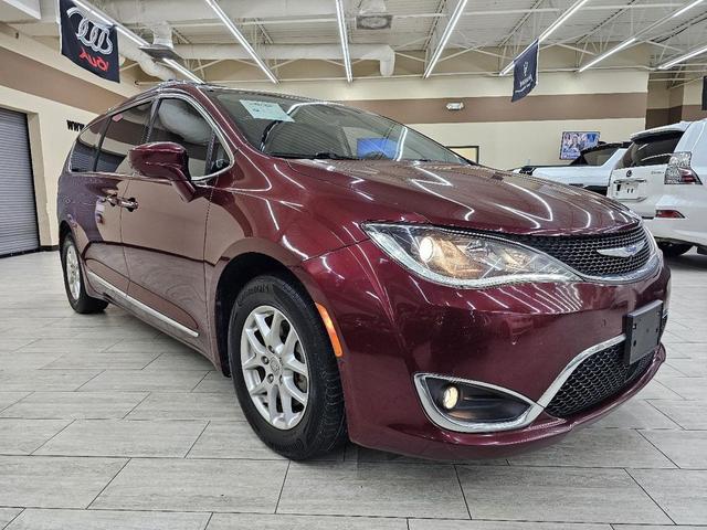 Photo of 2020 Velvet Red Pearlcoat Chrysler Pacifica