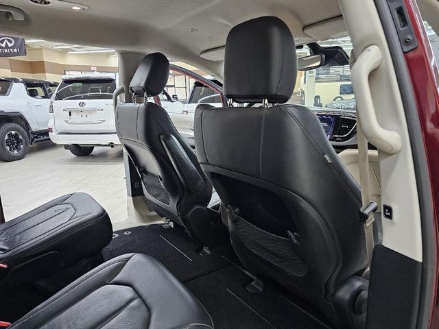Photo of 2020 Velvet Red Pearlcoat Chrysler Pacifica