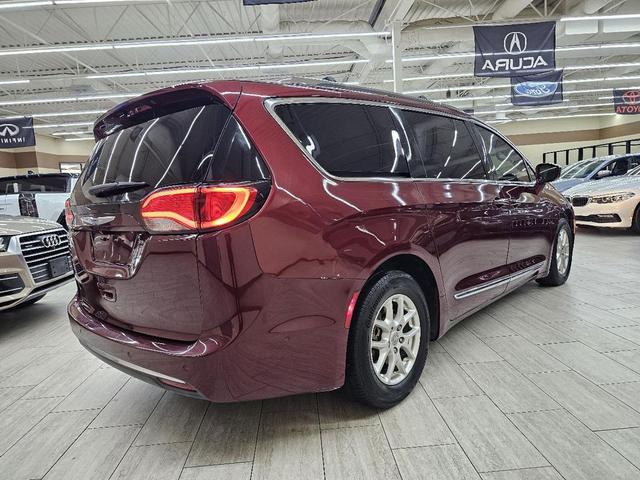 Photo of 2020 Velvet Red Pearlcoat Chrysler Pacifica
