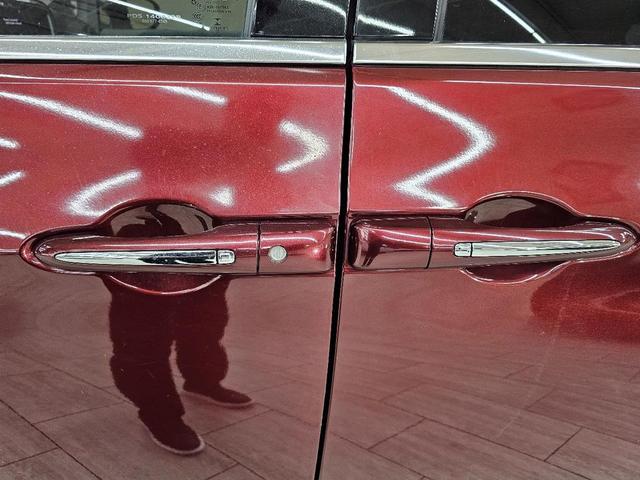 Photo of 2020 Velvet Red Pearlcoat Chrysler Pacifica
