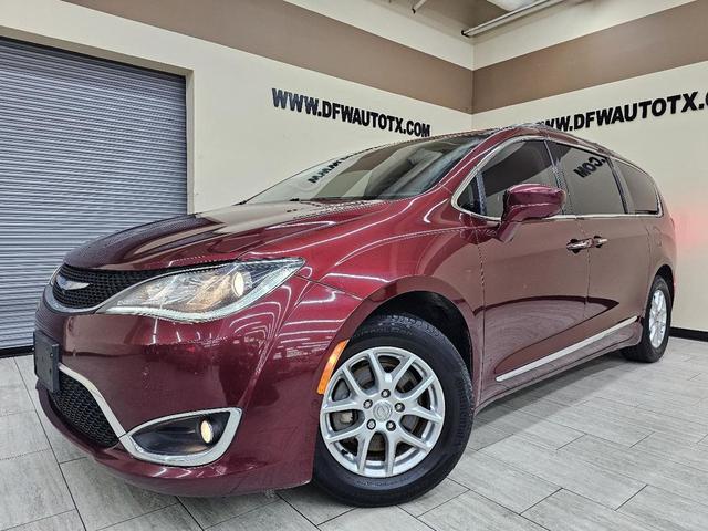Photo of 2020 Velvet Red Pearlcoat Chrysler Pacifica