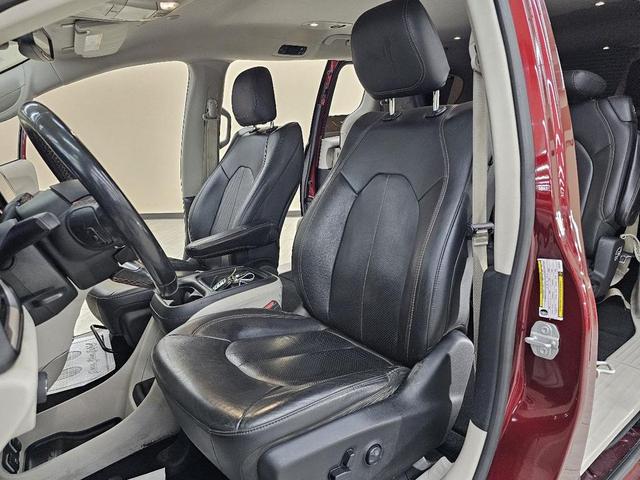 Photo of 2020 Velvet Red Pearlcoat Chrysler Pacifica