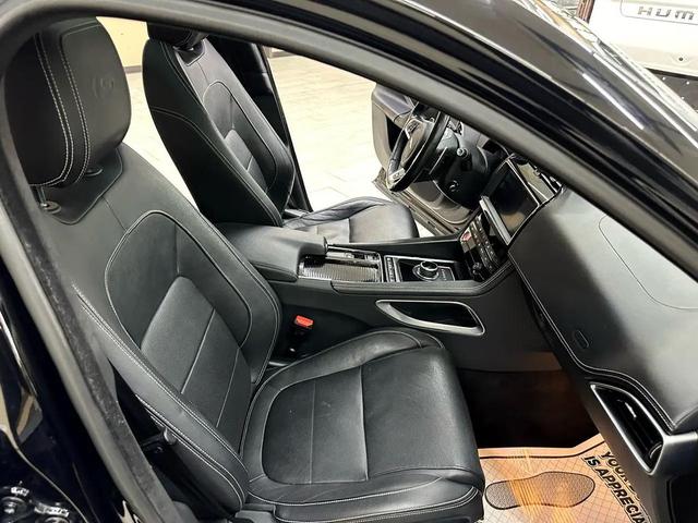 Photo of 2019 Black Jaguar F-PACE