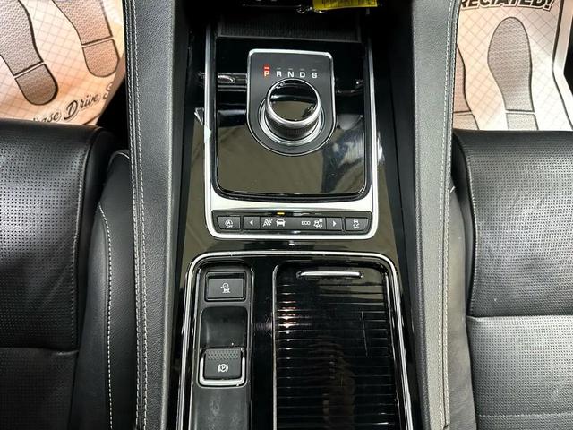 Photo of 2019 Black Jaguar F-PACE