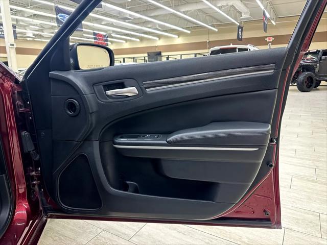Photo of 2019 Velvet Red Pearlcoat Chrysler 300