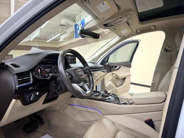 Photo of 2018 White Audi Q7
