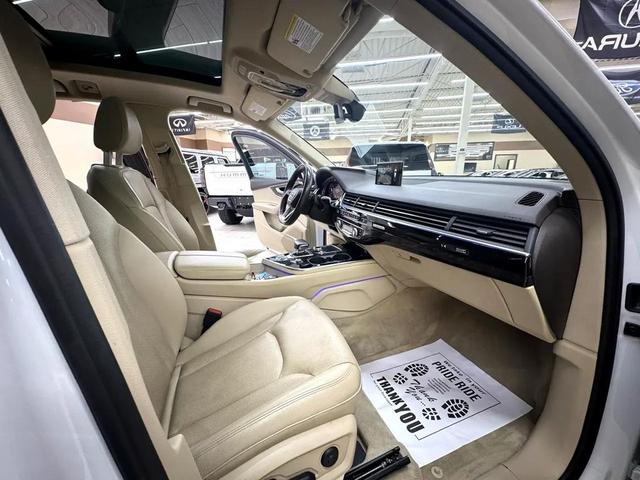 Photo of 2018 White Audi Q7