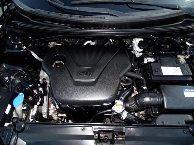 Photo of 2017 Ultra Black Pearl Hyundai Veloster