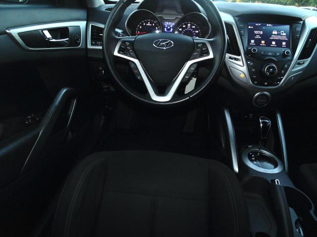 Photo of 2017 Ultra Black Pearl Hyundai Veloster