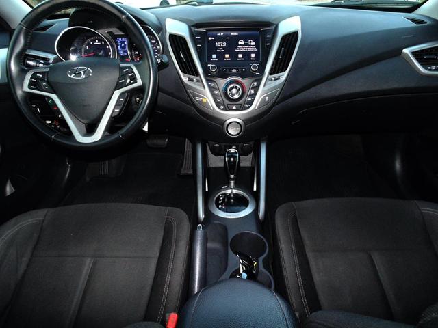 Photo of 2017 Ultra Black Pearl Hyundai Veloster