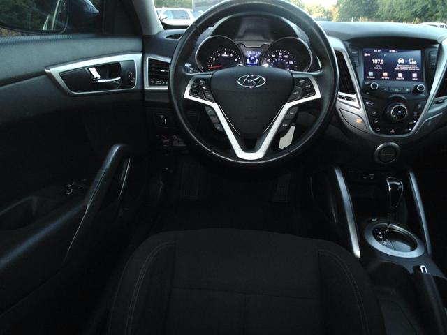 Photo of 2017 Ultra Black Pearl Hyundai Veloster