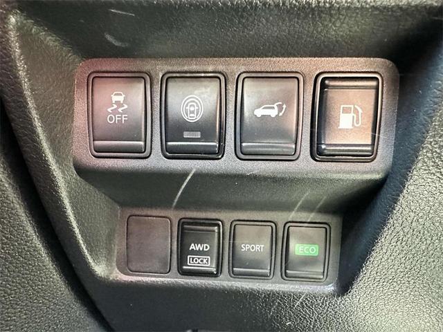 Photo of 2019 Magnetic Black Nissan Rogue