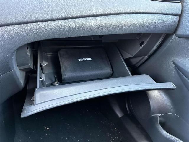 Photo of 2019 Magnetic Black Nissan Rogue