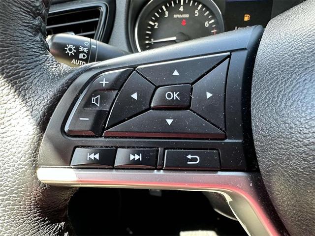 Photo of 2019 Magnetic Black Nissan Rogue
