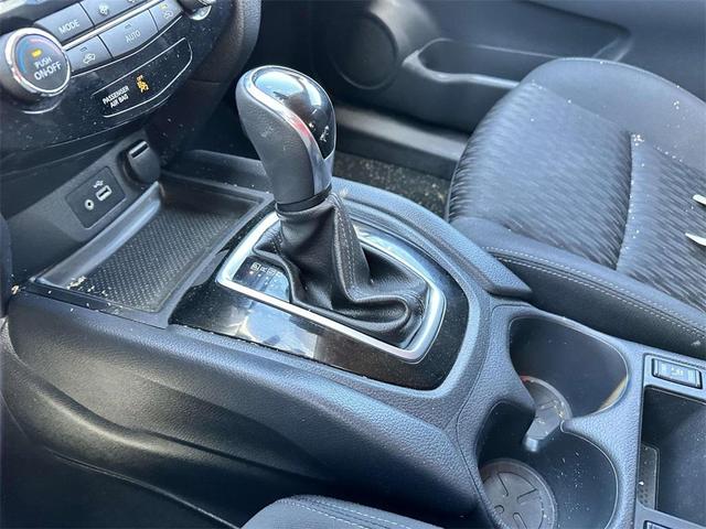 Photo of 2019 Magnetic Black Nissan Rogue