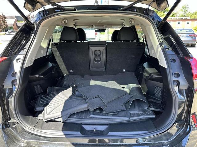 Photo of 2019 Magnetic Black Nissan Rogue