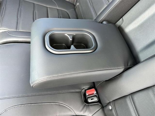 Photo of 2022 White Honda CR-V