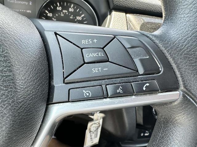 Photo of 2018 Brilliant Silver Nissan Rogue