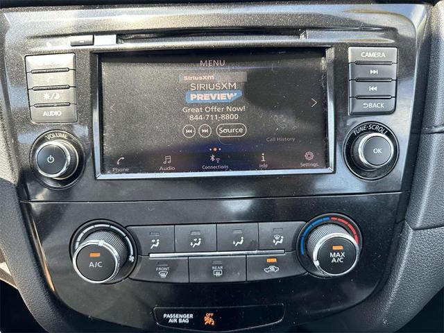 Photo of 2018 Brilliant Silver Nissan Rogue