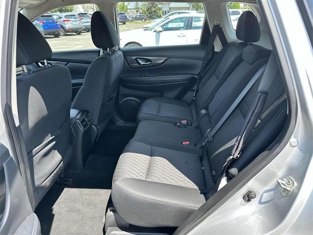 Photo of 2018 Brilliant Silver Nissan Rogue