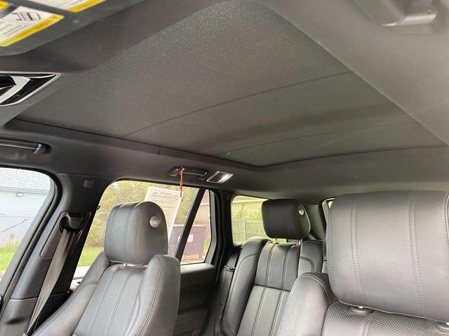 Photo of 2016 Fuji White Land Rover Range Rover