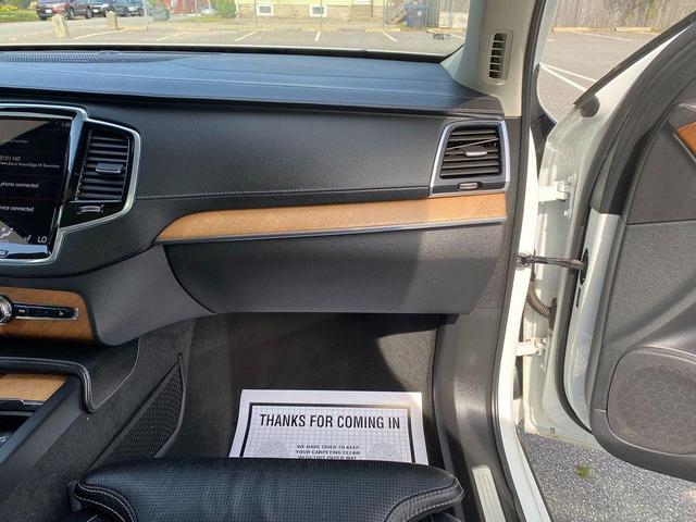 Photo of 2020 Crystal White Metallic Volvo XC90